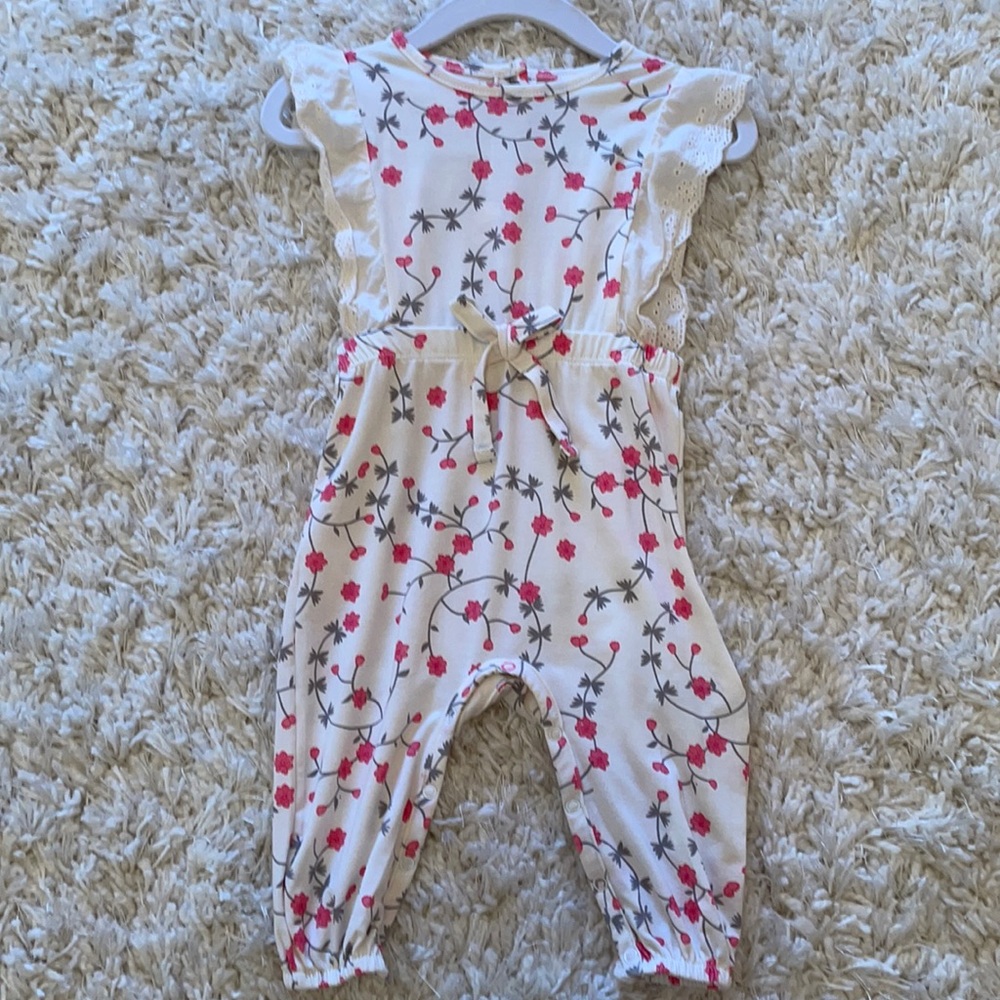 Baby Girls Jessica Simpson Floral and eyelet Romper! Worn one time! Drop!